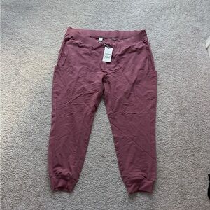 Mandala Women’s Mauve Scrub Pants NWT